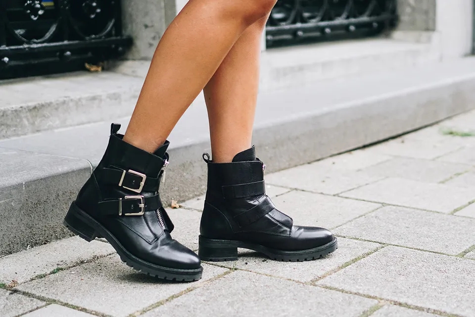 Biker boots